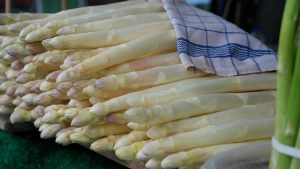 hoe lang moeten asperges koken
